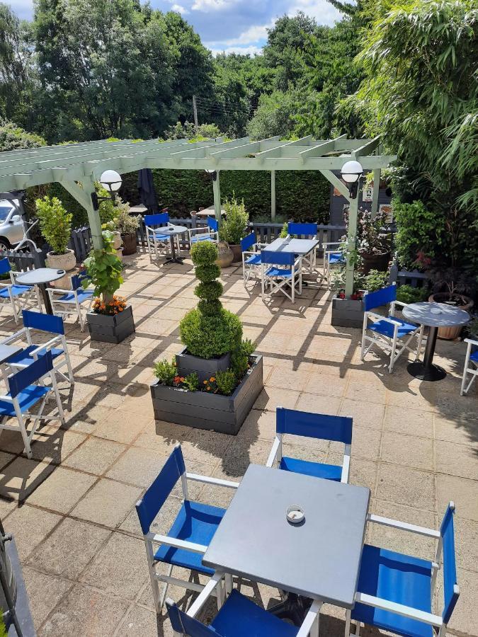 The Labouring Man Hotel Coldwaltham Bagian luar foto