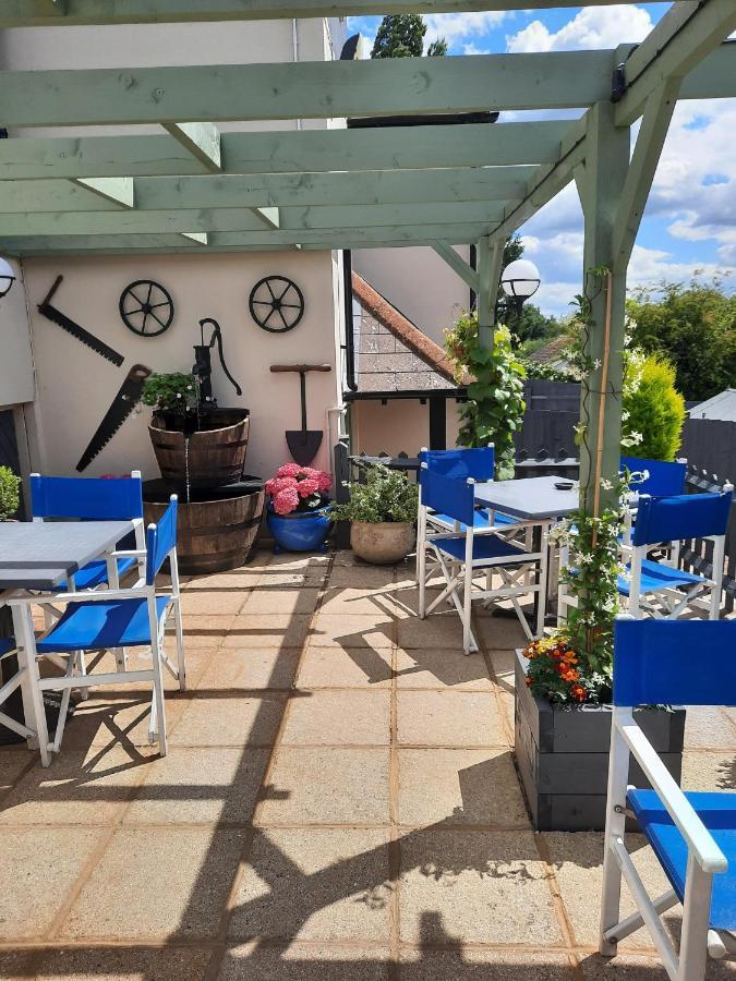 The Labouring Man Hotel Coldwaltham Bagian luar foto
