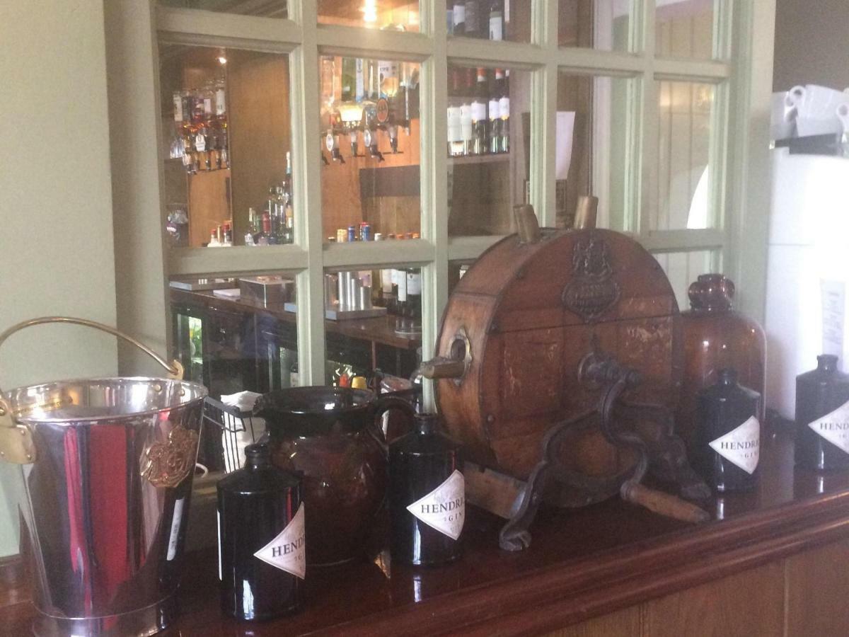 The Labouring Man Hotel Coldwaltham Bagian luar foto